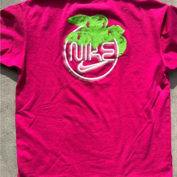 Nike Men's Vibrant Pink Short Sleeve Tee - Neon Palm- Fireberry Size M - Picture 6 of 7